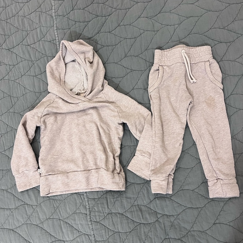 Childhoods 2T sweatsuit hoodie and joggers
